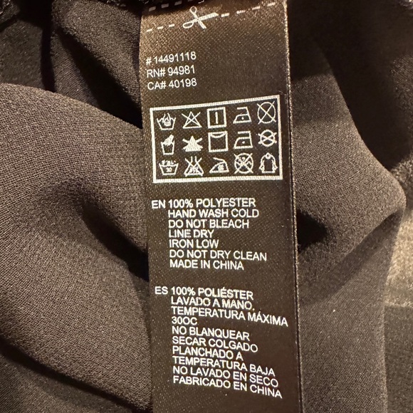 Forever 21 Sleeveless Black Sheer Button-Up Blouse with Collar Women’s Size XL - Picture 6 of 9